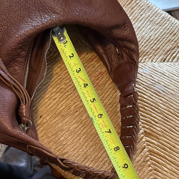 Banana Republic vintage brown leather hobo bag with tassel zipper - Picture 13 of 14